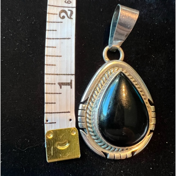 Jon McCray Signed Silver Onyx Pendant. - Picture 2 of 4